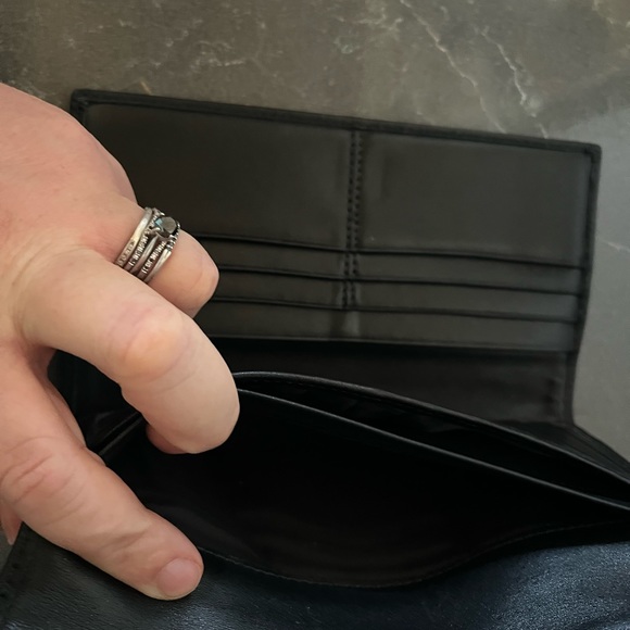 Black coach wallet, like new condition.  Please view all photos carefully. - Picture 7 of 8